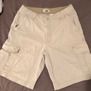Men’s Old Navy cargo shorts